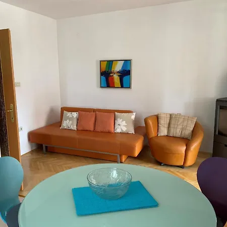 Molnar Apartment *