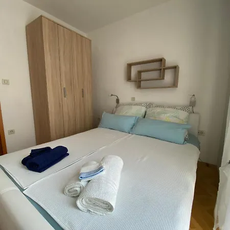 Molnar Apartment *